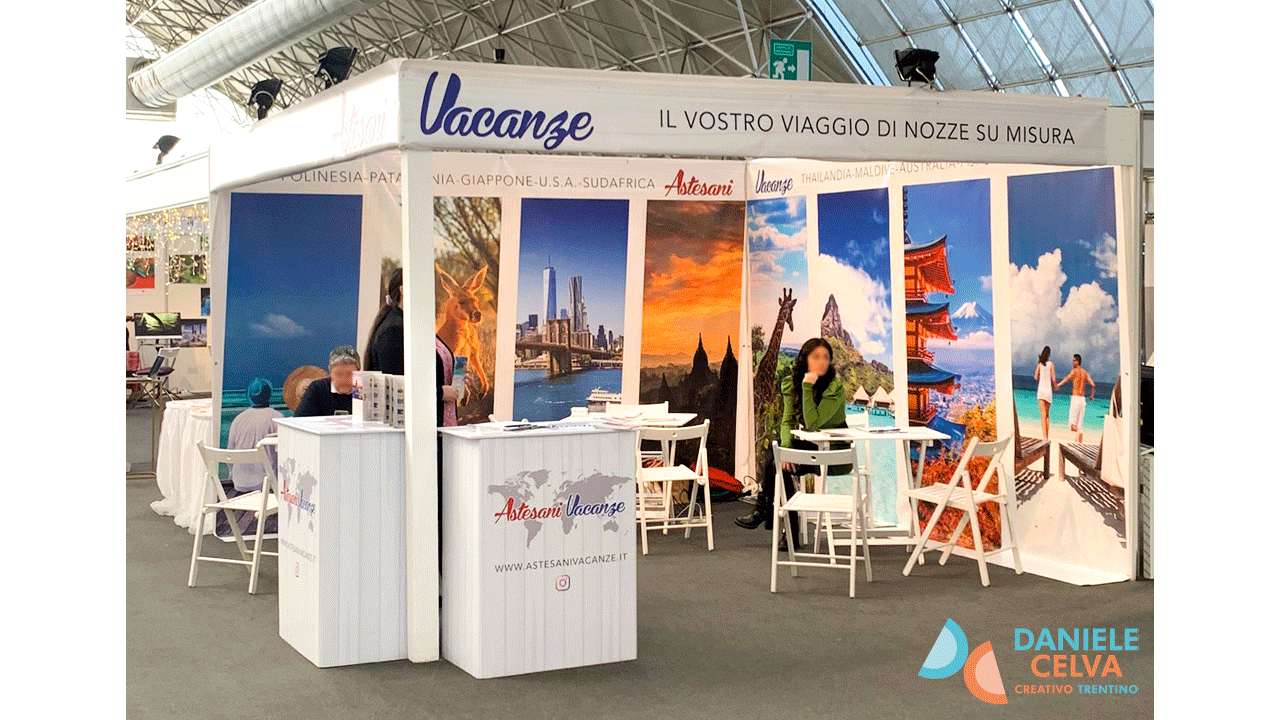 elemento portfolio allestimento stand agenzia viaggi desk e punto accoglienza